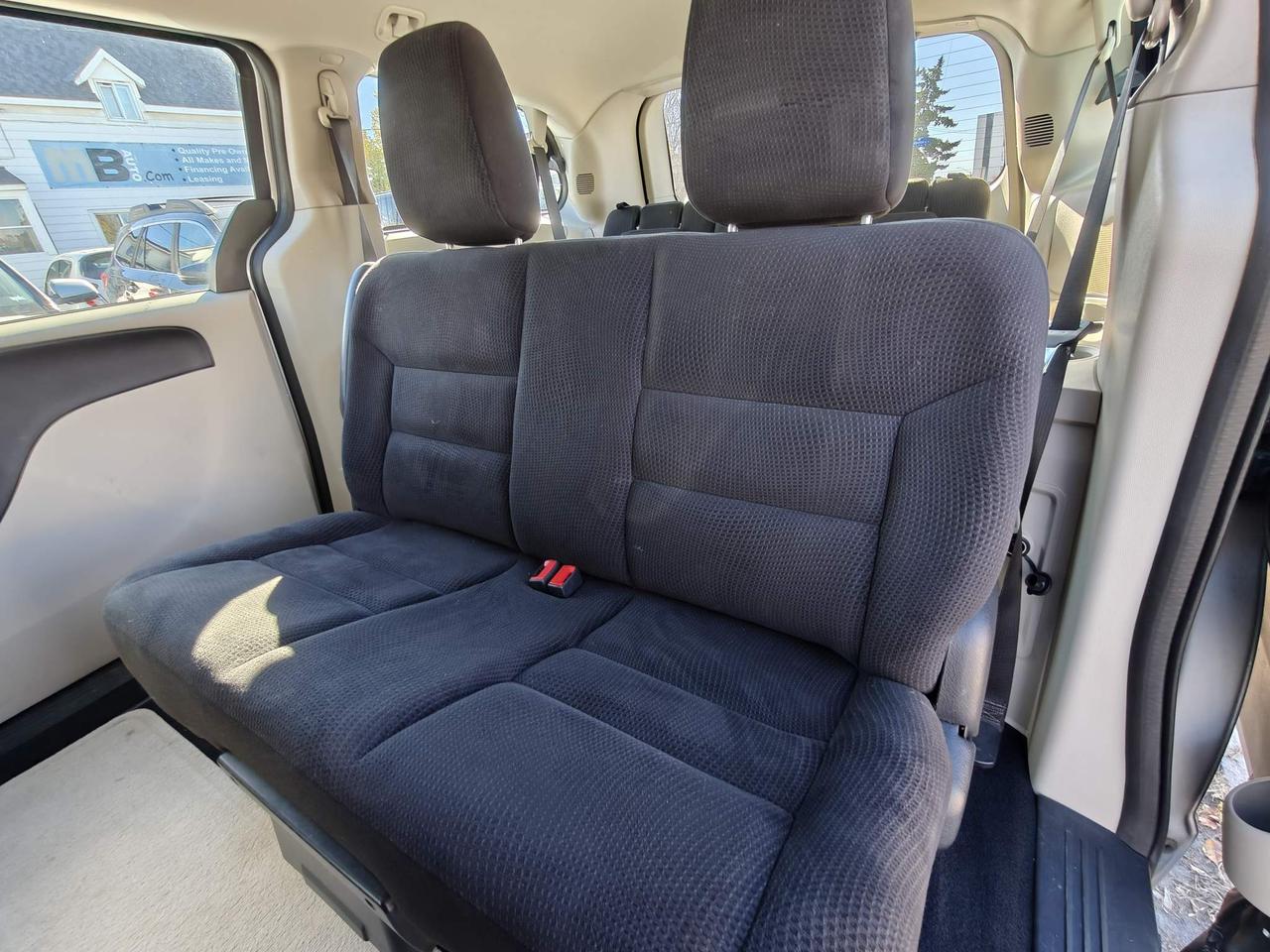 2014 Dodge Grand Caravan SE/SXT Passenger Van Photo
