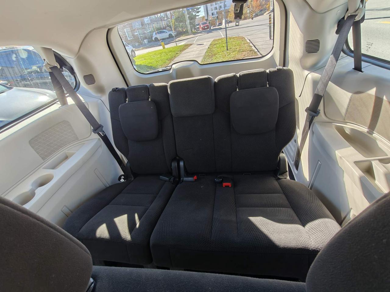 2014 Dodge Grand Caravan SE/SXT Passenger Van Photo