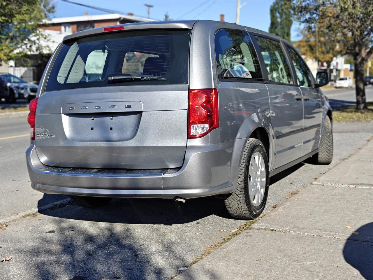 2014 Dodge Grand Caravan SE/SXT Passenger Van Photo