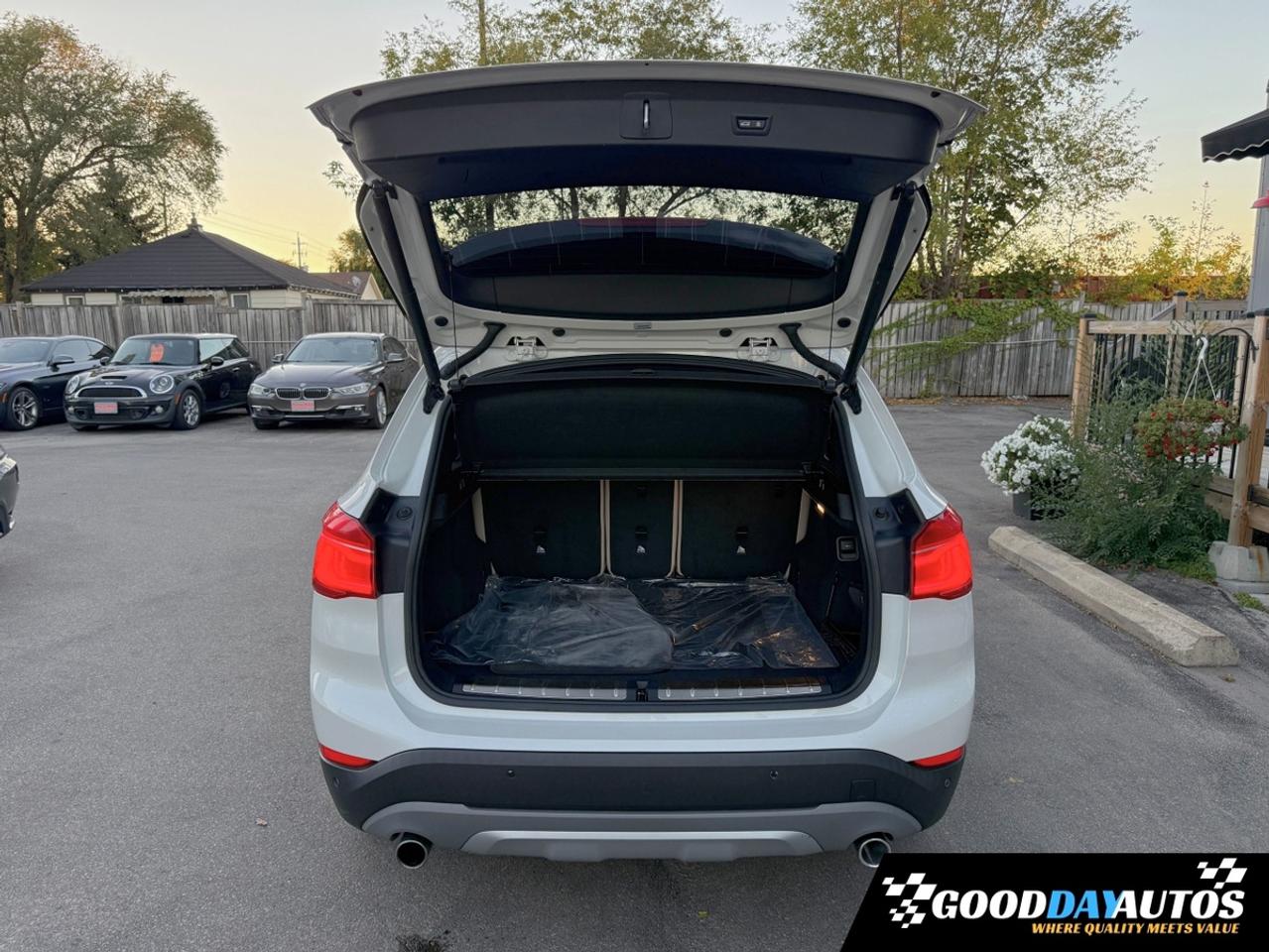 2018 BMW X1 xDrive28i PREMIUM PKG | LOW KMS | CLEAN CARFAX Photo