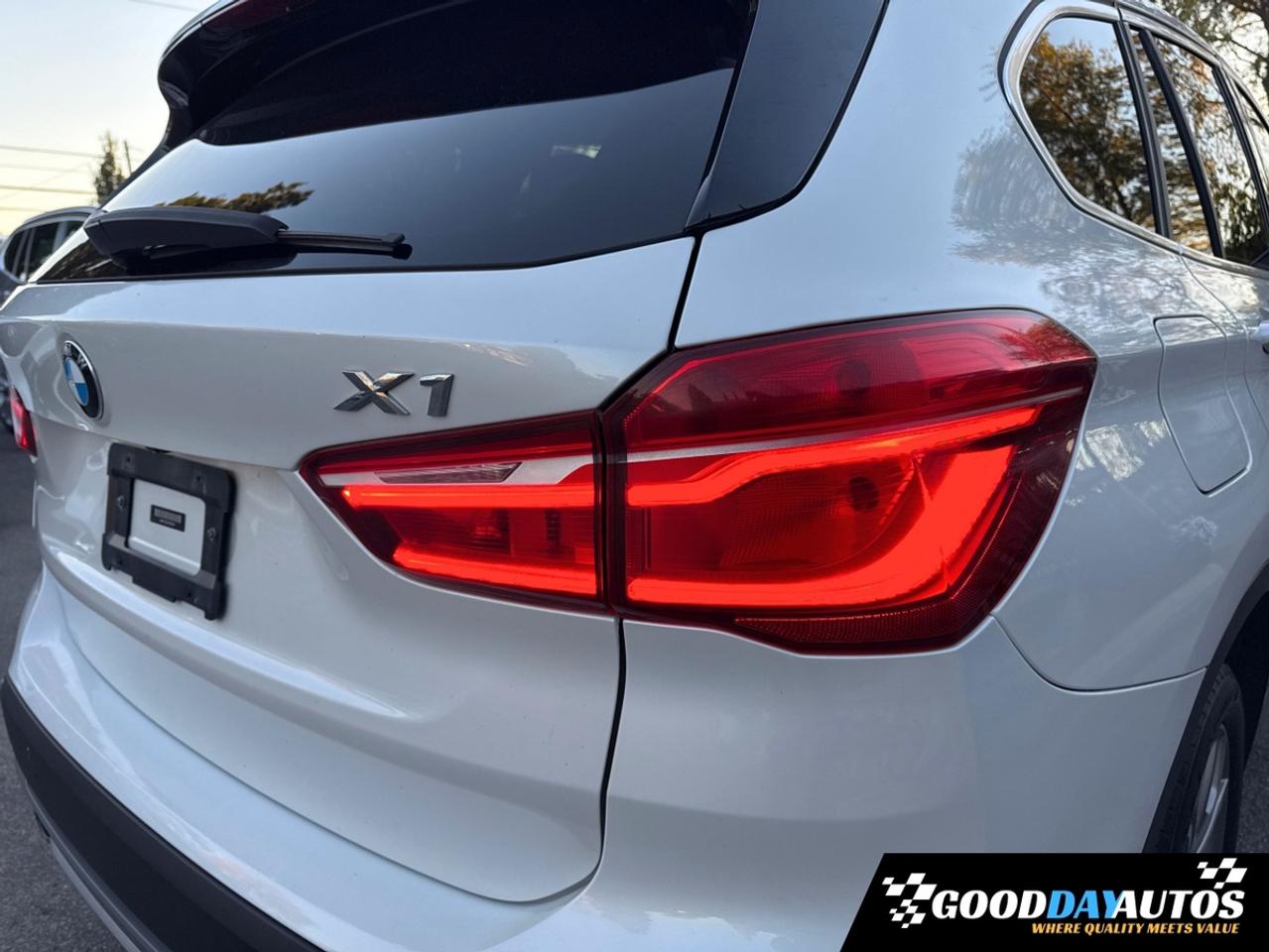 2018 BMW X1 xDrive28i PREMIUM PKG | LOW KMS | CLEAN CARFAX Photo