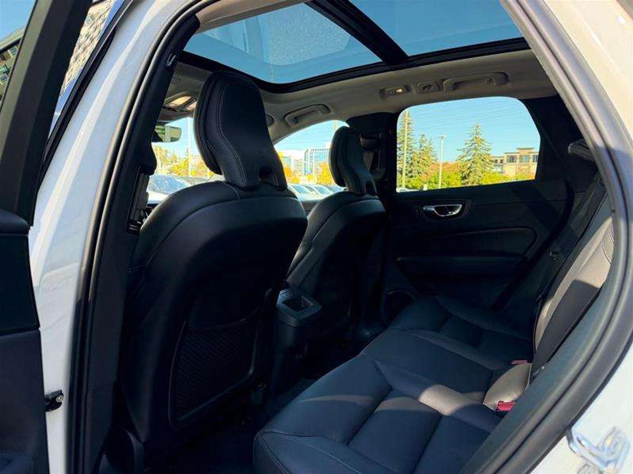 2023 Volvo XC60 B6 Plus   HK   Climate   CPO   CarFax Verified Photo