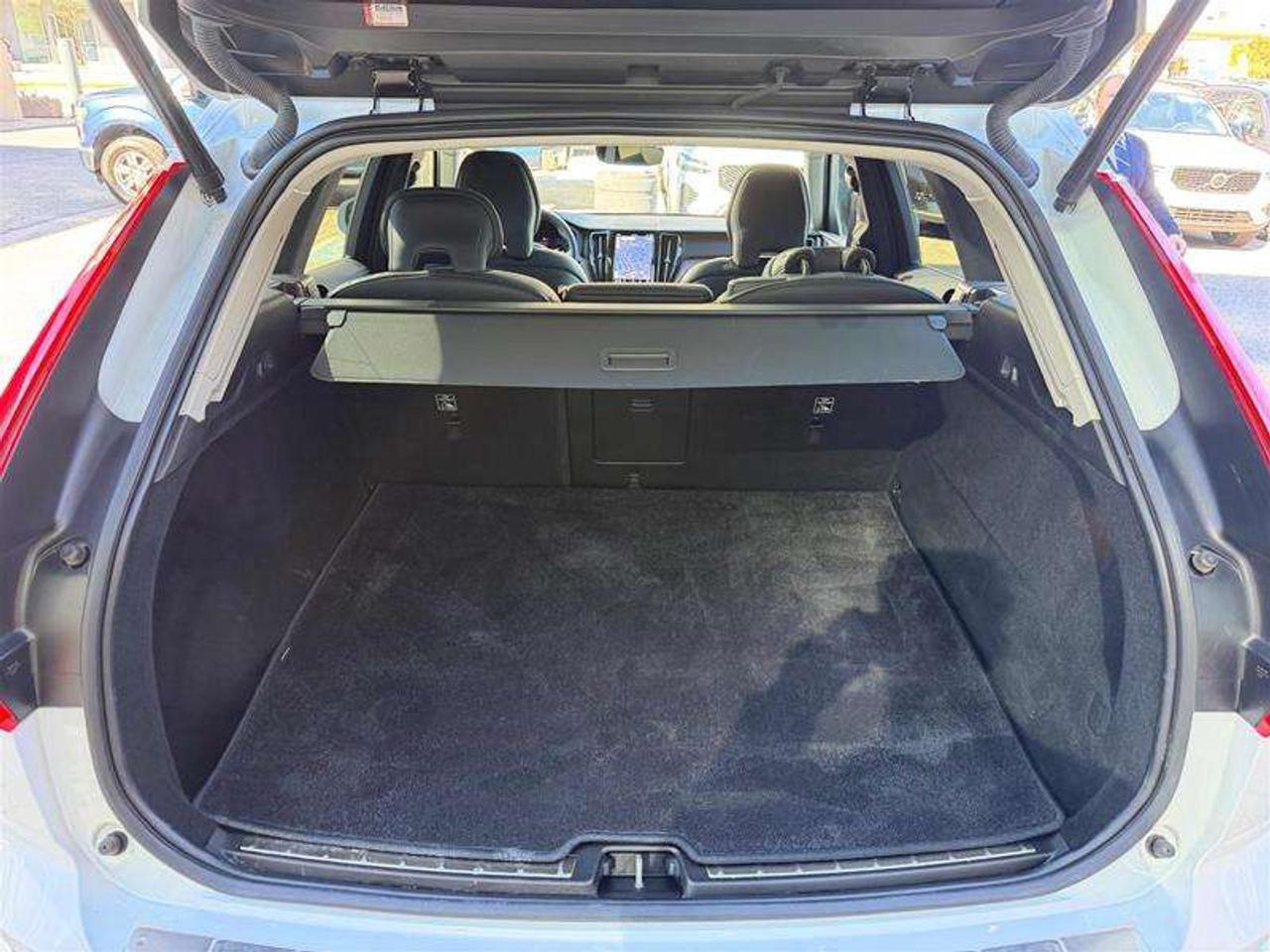 2023 Volvo XC60 B6 Plus   HK   Climate   CPO   CarFax Verified Photo