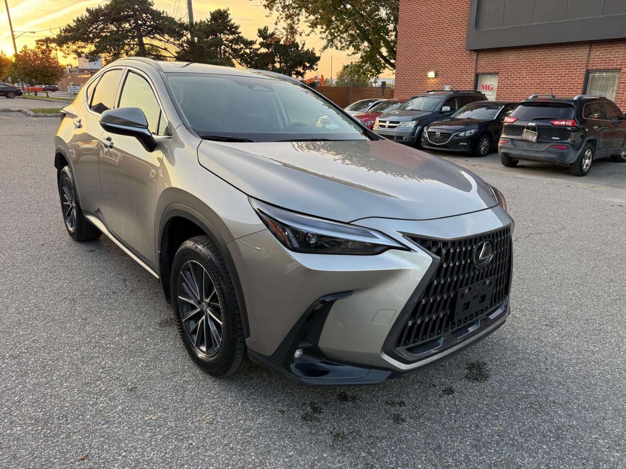 2026 Lexus NX NX 350h AWD , PREMIUM PKG, LEATHER, SUNROOF Photo2