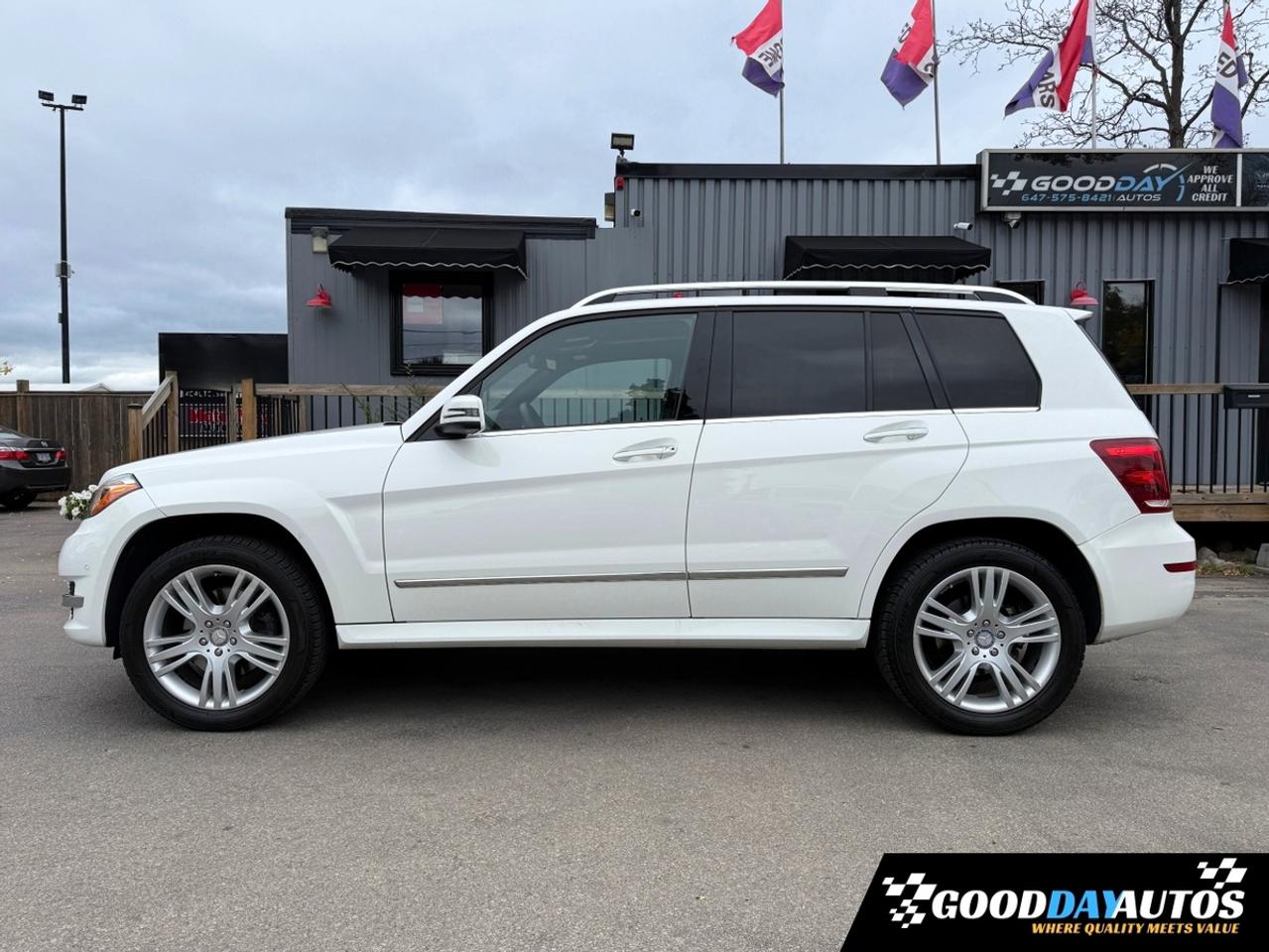 2014 Mercedes-Benz GLK-Class GLK-Class GLK250 BlueTEC | ONE OWNER | SUPER LOW K Photo1