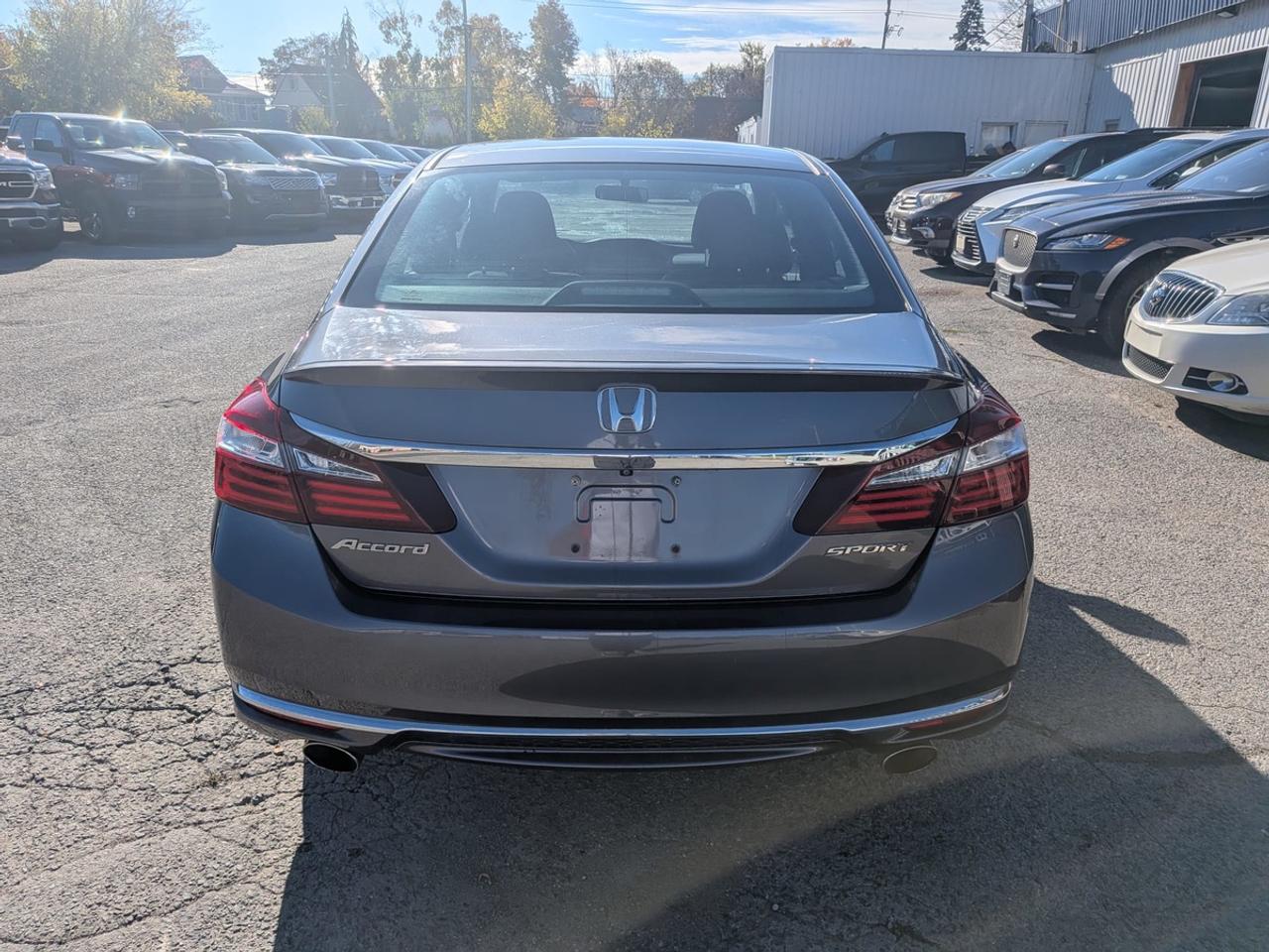 2017 Honda Accord Sport Photo