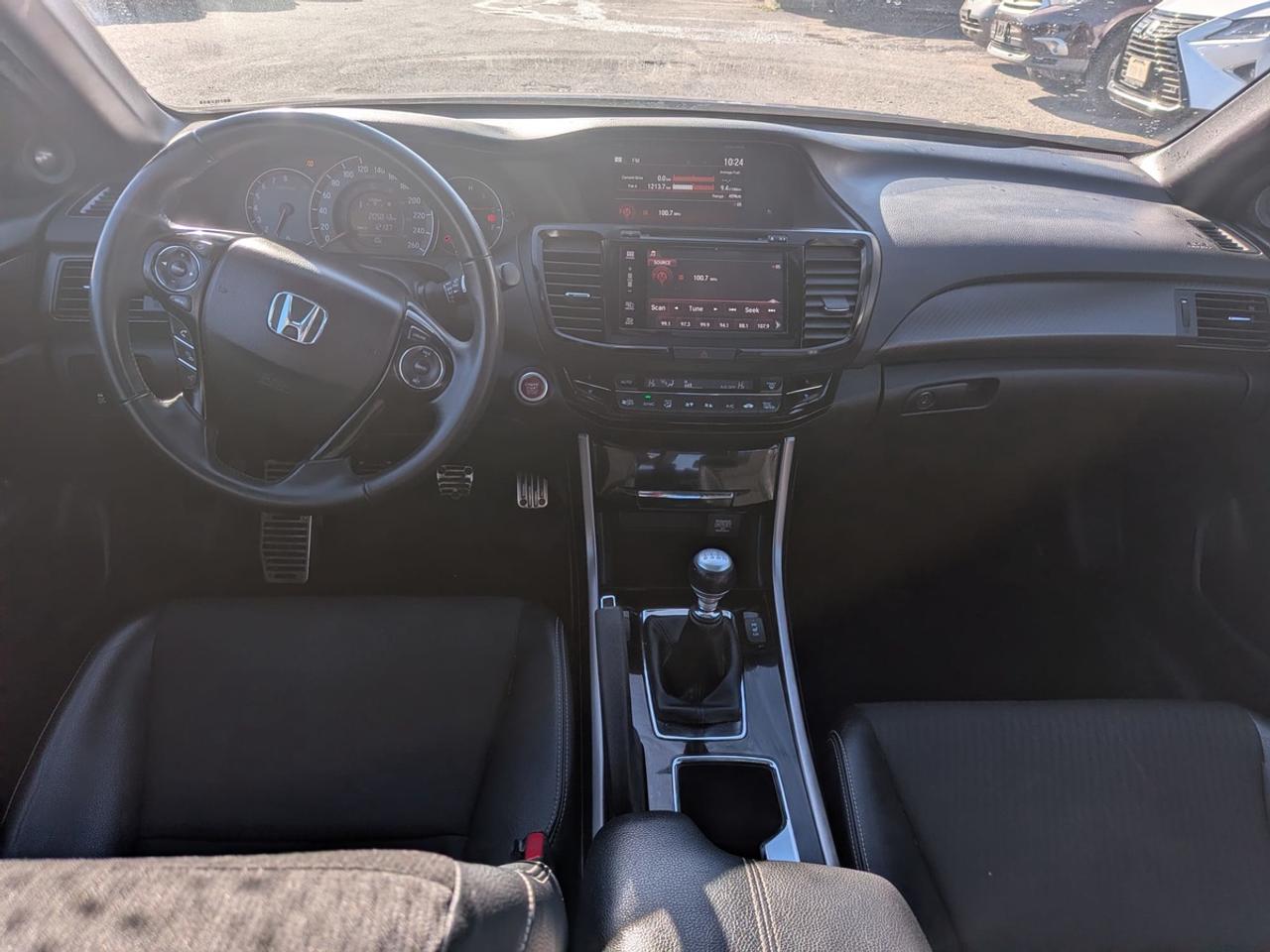 2017 Honda Accord Sport Photo