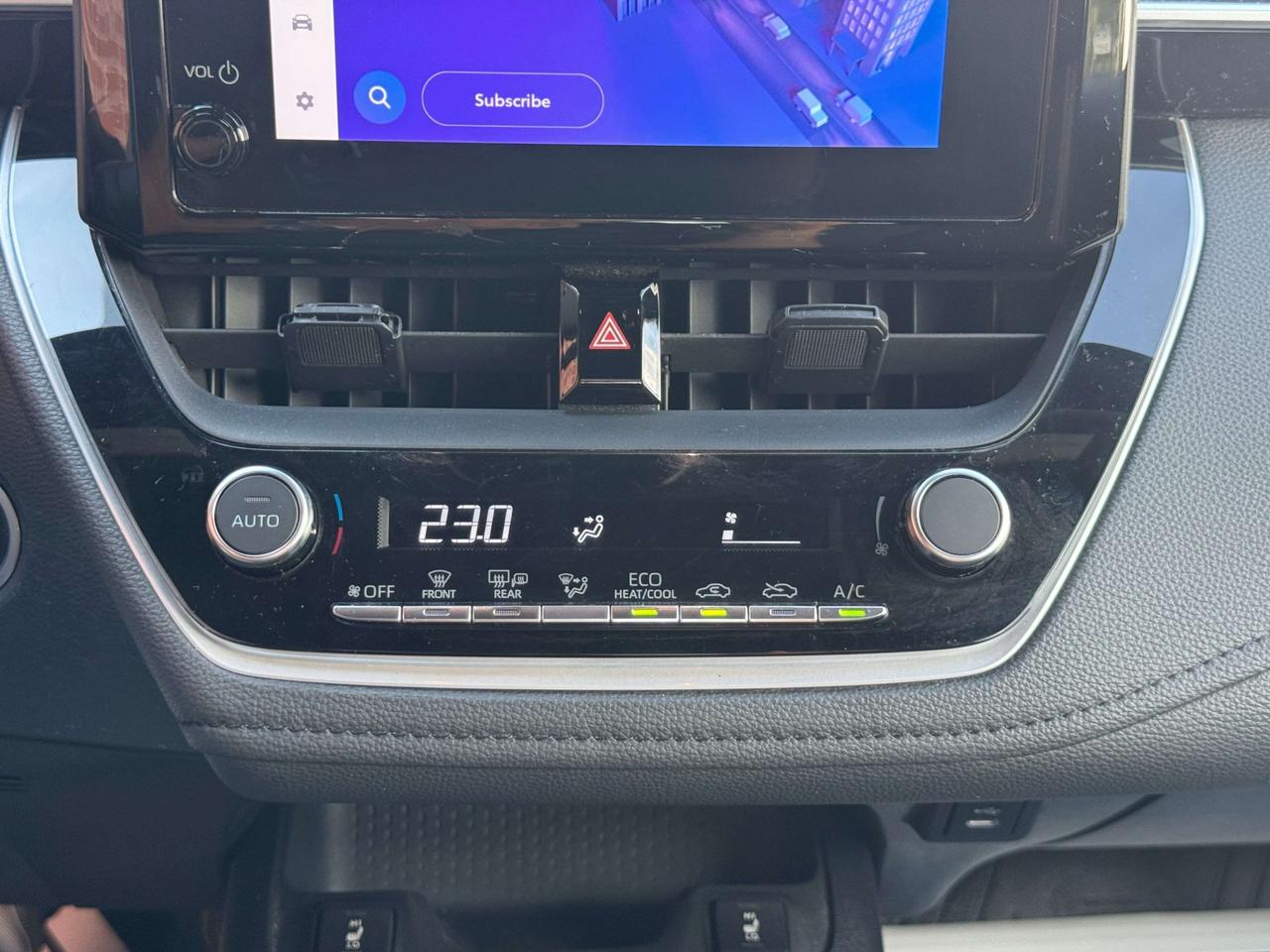 2023 Toyota Corolla SE   NO ACCIDENT   LOW KM Photo