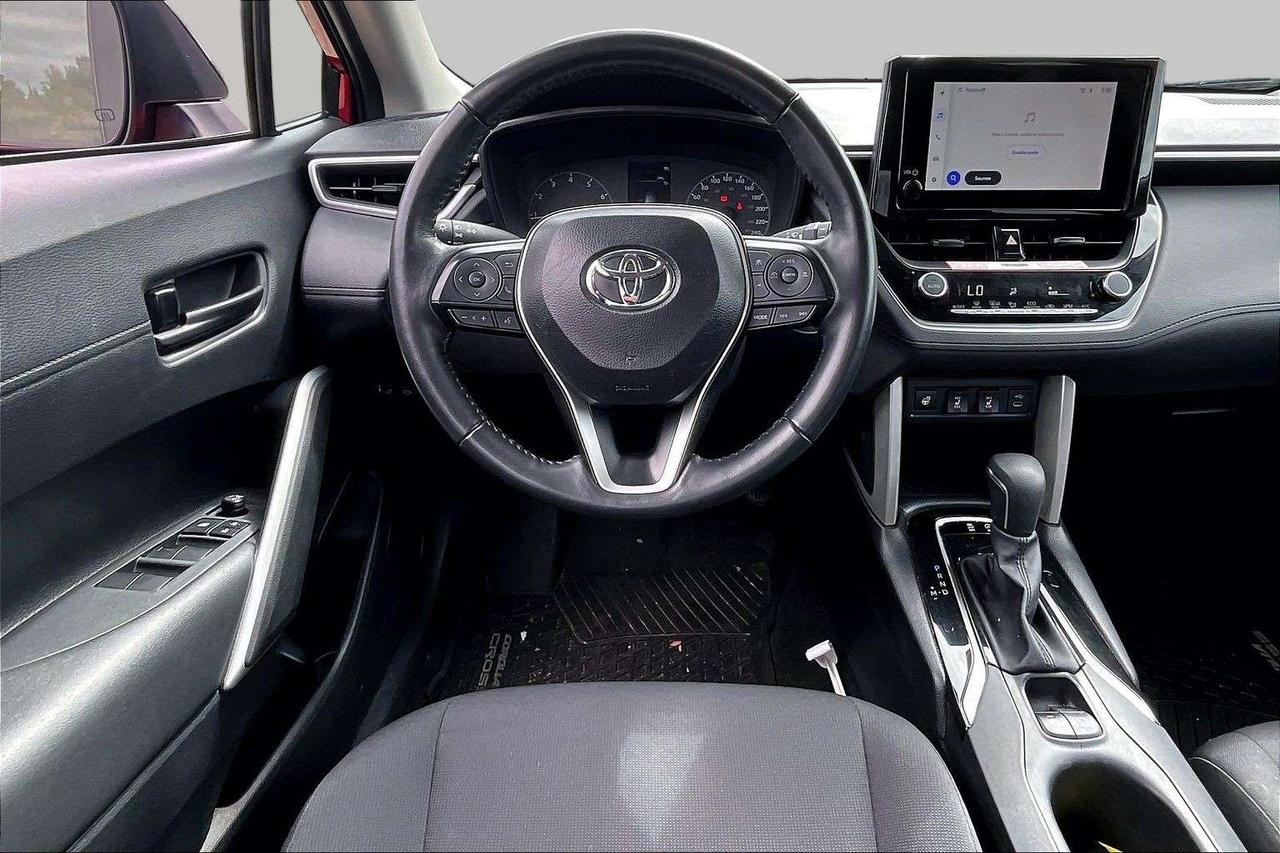 2025 Toyota Corolla Cross LE   Heated Seats   CarPlay   Backup Camera   AWD Photo