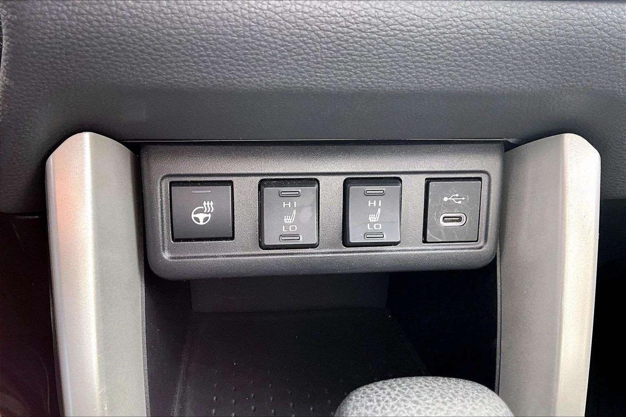2025 Toyota Corolla Cross LE   Heated Seats   CarPlay   Backup Camera   AWD Photo