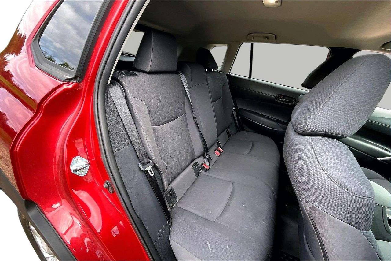 2025 Toyota Corolla Cross LE   Heated Seats   CarPlay   Backup Camera   AWD Photo