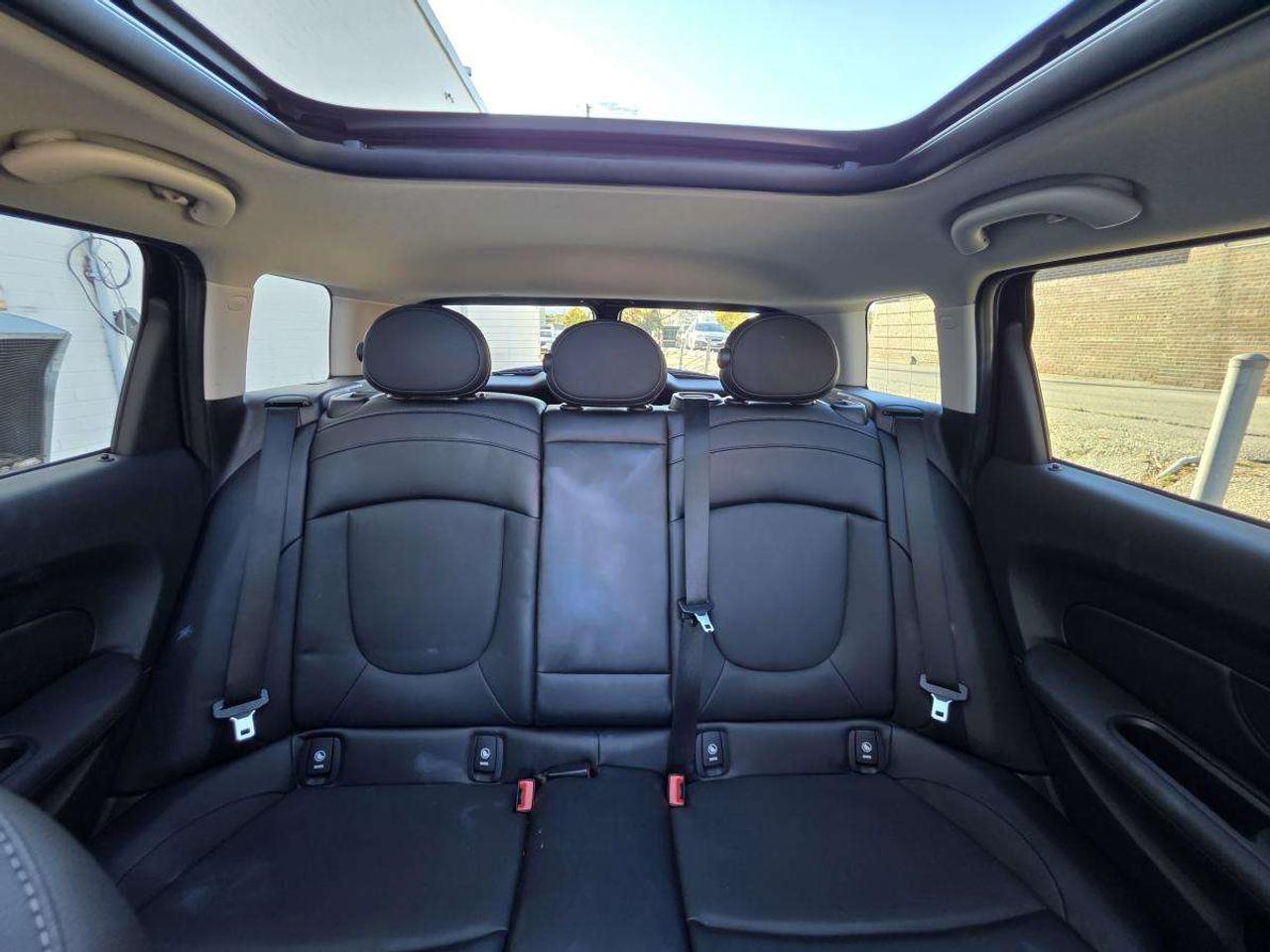 2017 MINI Cooper Clubman AUTO ALL 4 SUNROOF Photo
