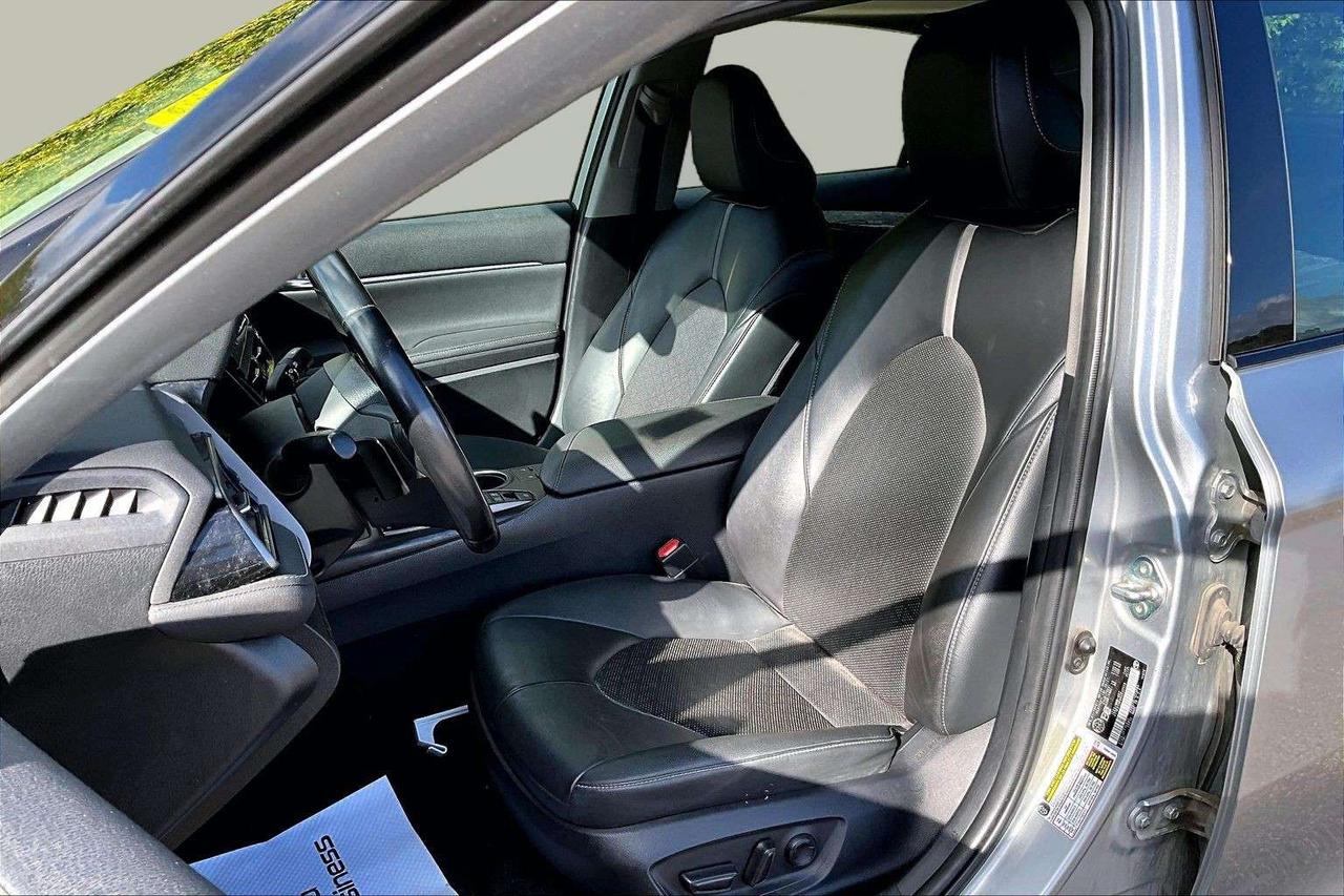 2022 Toyota Camry XSE Photo