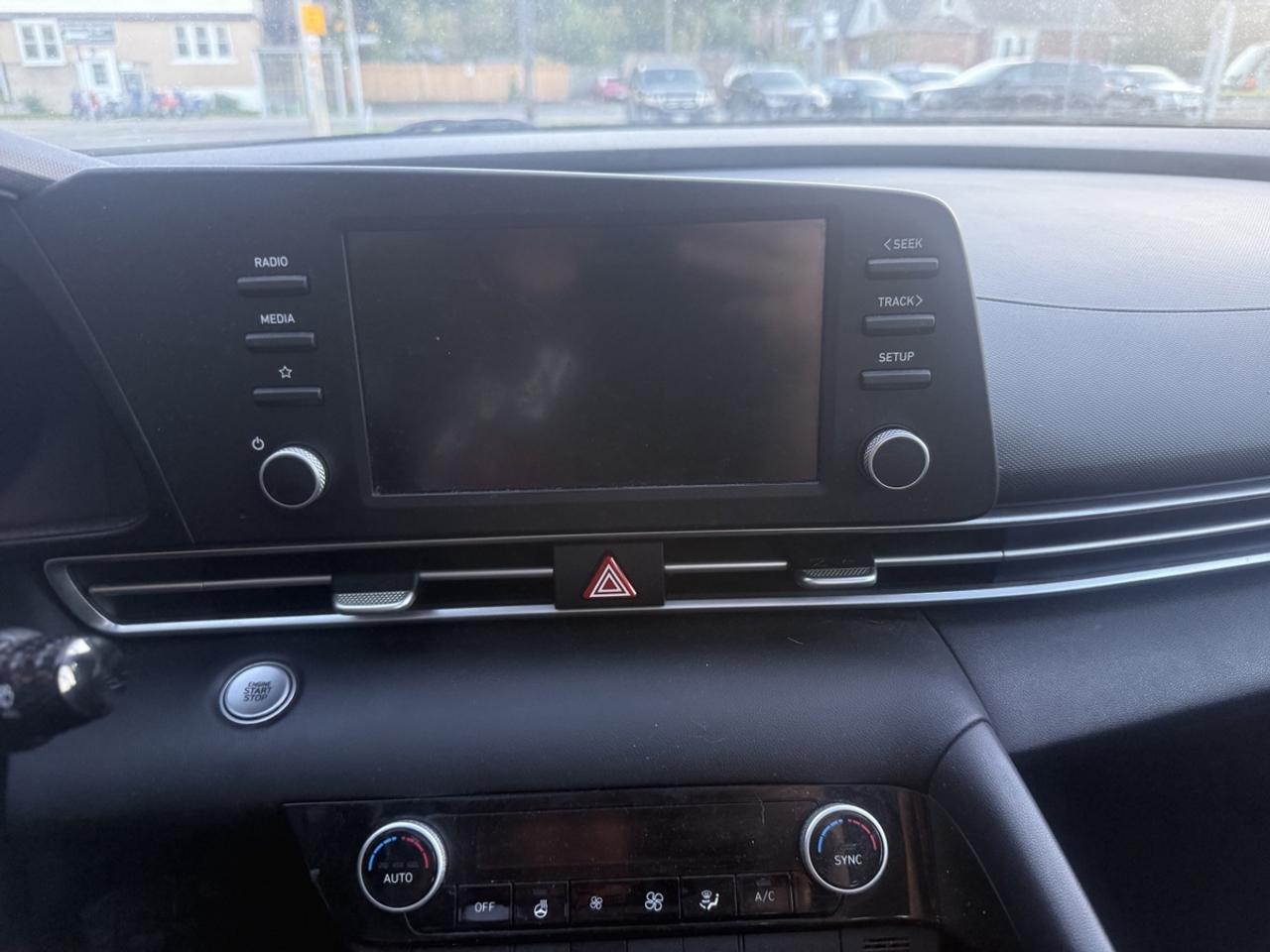 2022 Hyundai Elantra Preferred Photo