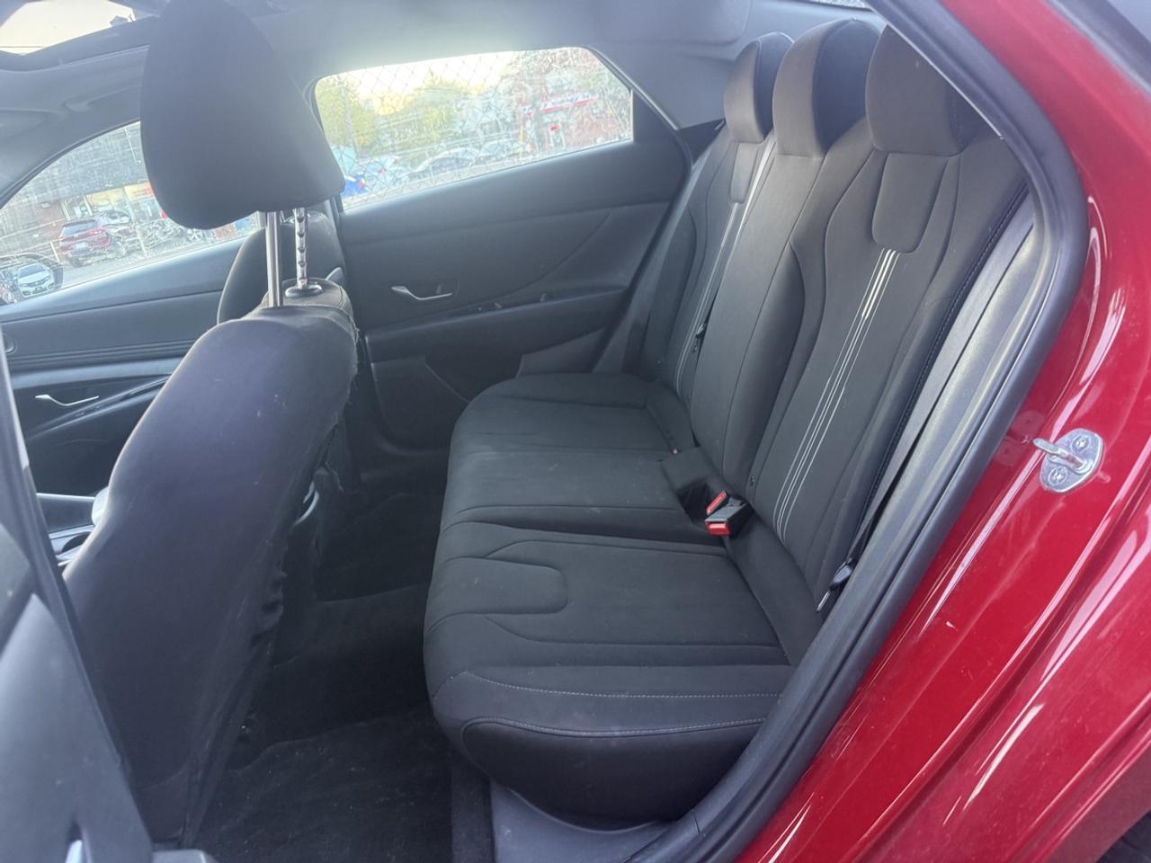 2022 Hyundai Elantra Preferred Photo