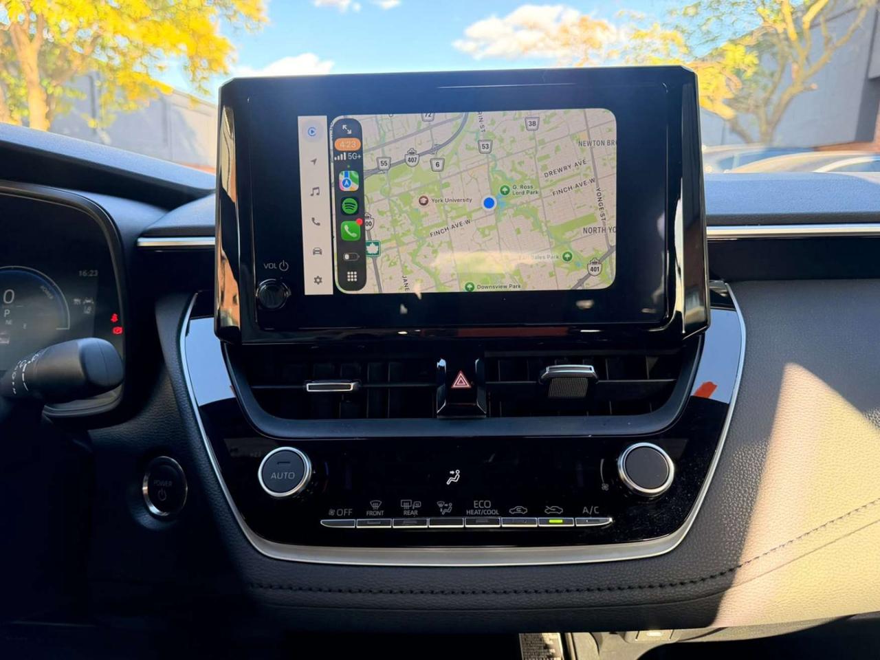 2025 Toyota Corolla Hybrid SE CVT AWD, UPGRADE PACKAGE Photo