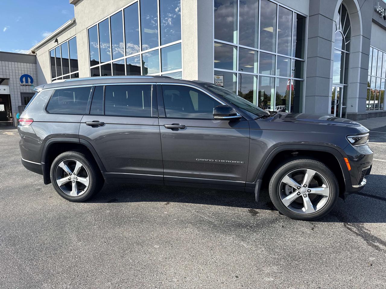 2022 Jeep Grand Cherokee Limited Photo1