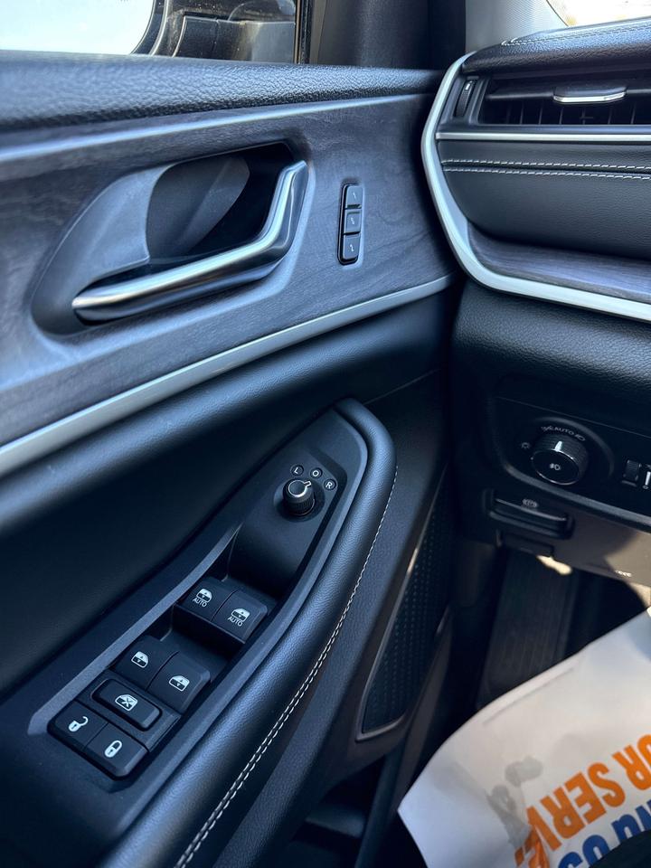 2022 Jeep Grand Cherokee Limited Photo
