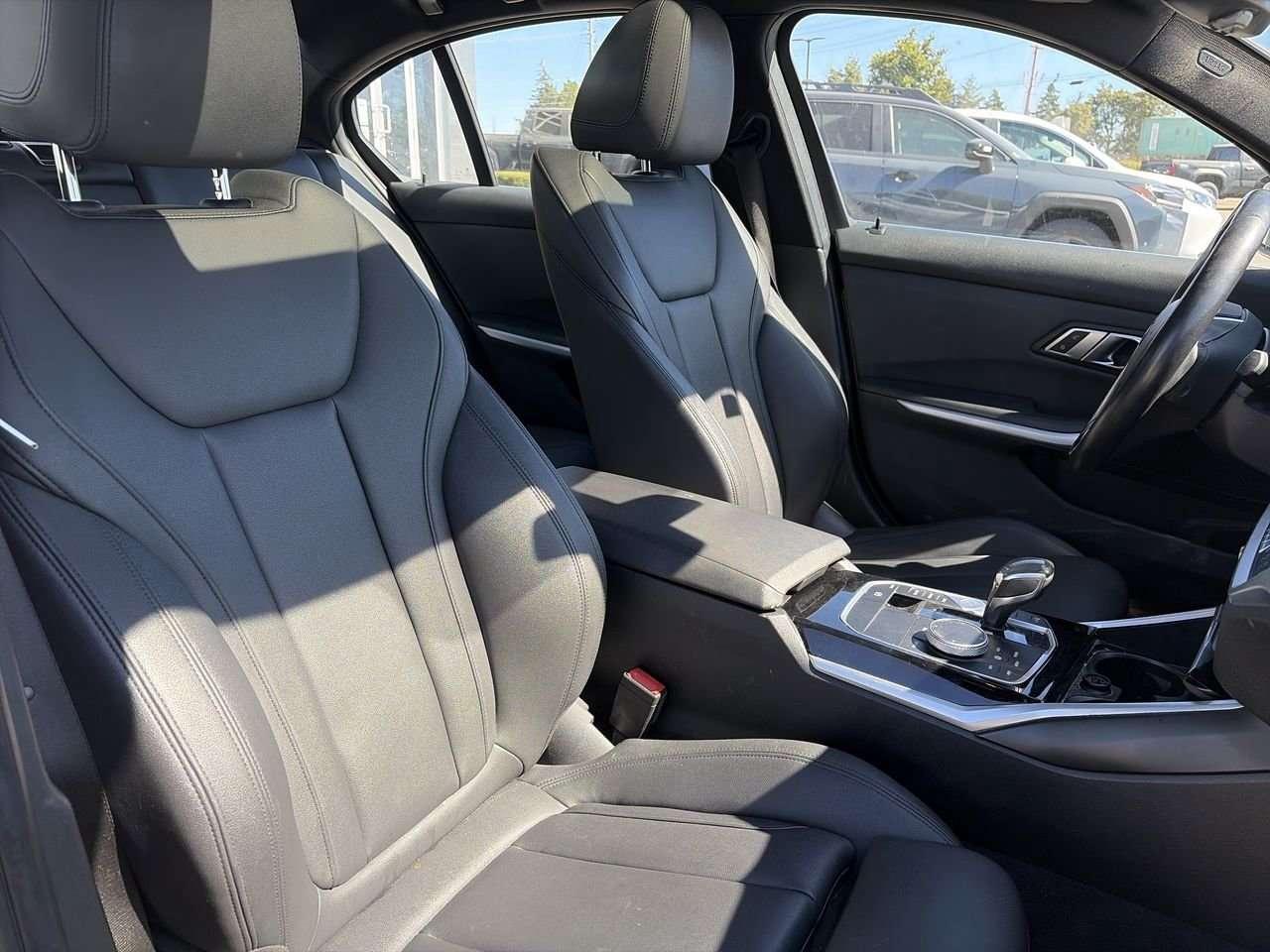 2020 BMW 3 Series xDrive Sedan FINANCED PRICE ADVERTISED   SUNROOF   CARPLAY/ANDROID AUTO   DRIVER SEAT MEMORY Photo