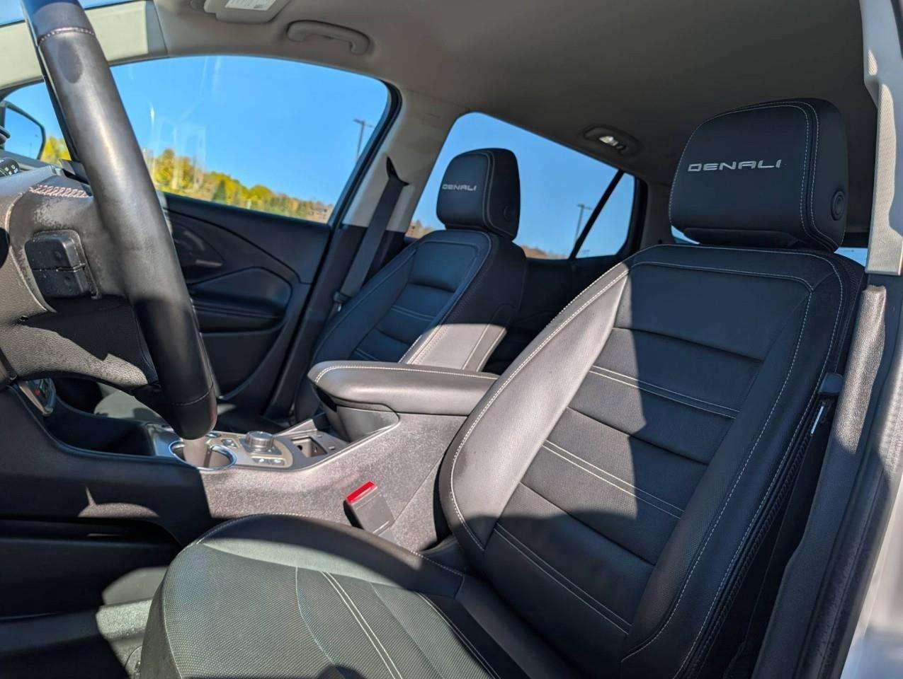 2024 GMC Terrain Denali No accidents Photo1