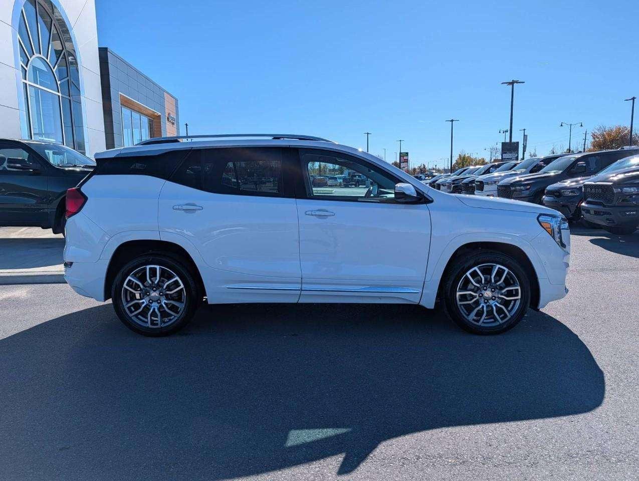 2024 GMC Terrain Denali No accidents Photo