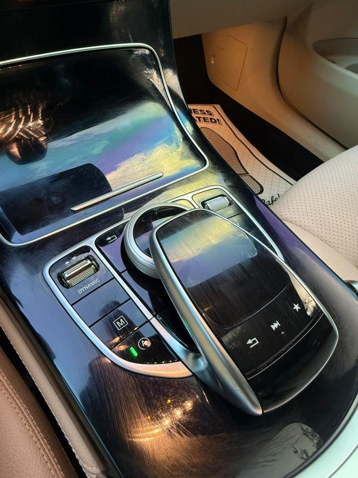 2019 Mercedes-Benz GLC 300 4MATIC Photo