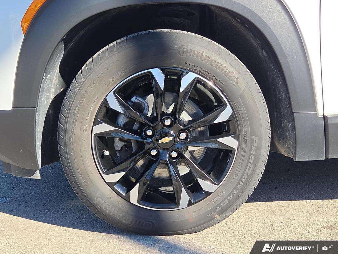 2023 Chevrolet TrailBlazer LT   PANO ROOF   LEATHER   NO CLAIMS   ONE OWNER Photo