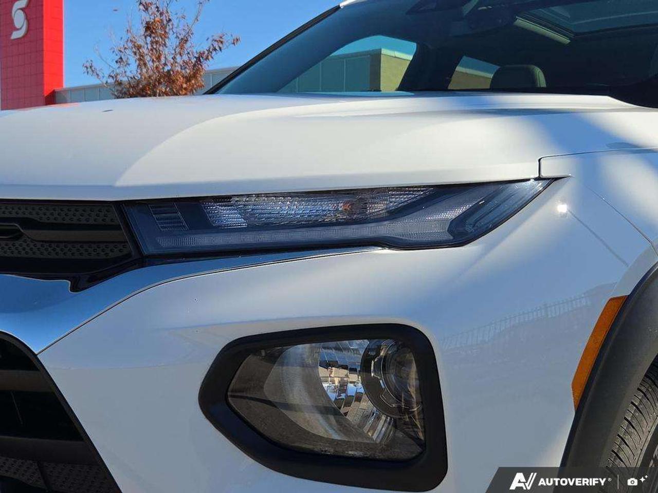 2023 Chevrolet TrailBlazer LT   PANO ROOF   LEATHER   NO CLAIMS   ONE OWNER Photo