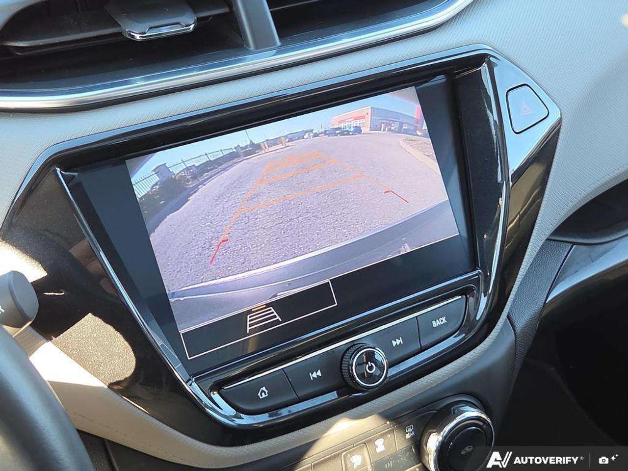 2023 Chevrolet TrailBlazer LT   PANO ROOF   LEATHER   NO CLAIMS   ONE OWNER Photo