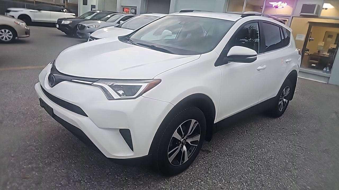 2018 Toyota RAV4 LE Photo