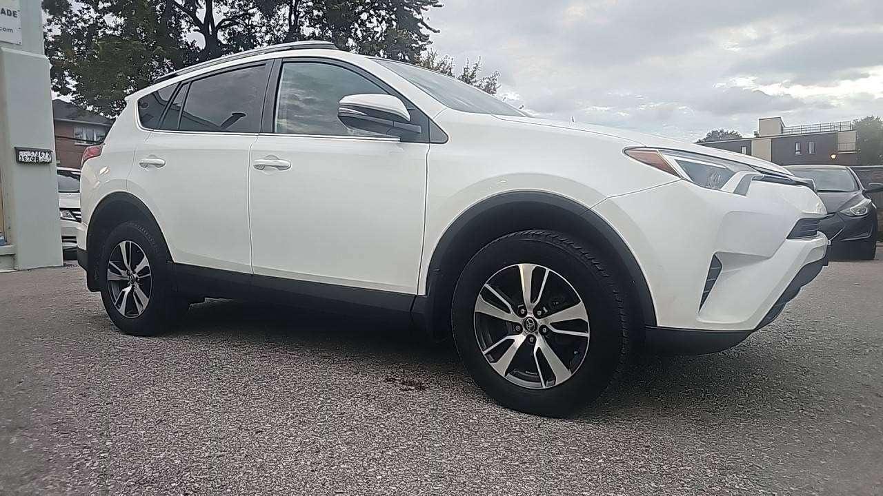 2018 Toyota RAV4 LE Photo