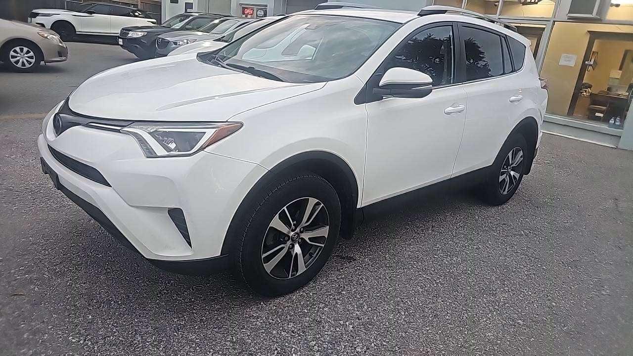 2018 Toyota RAV4 LE Photo