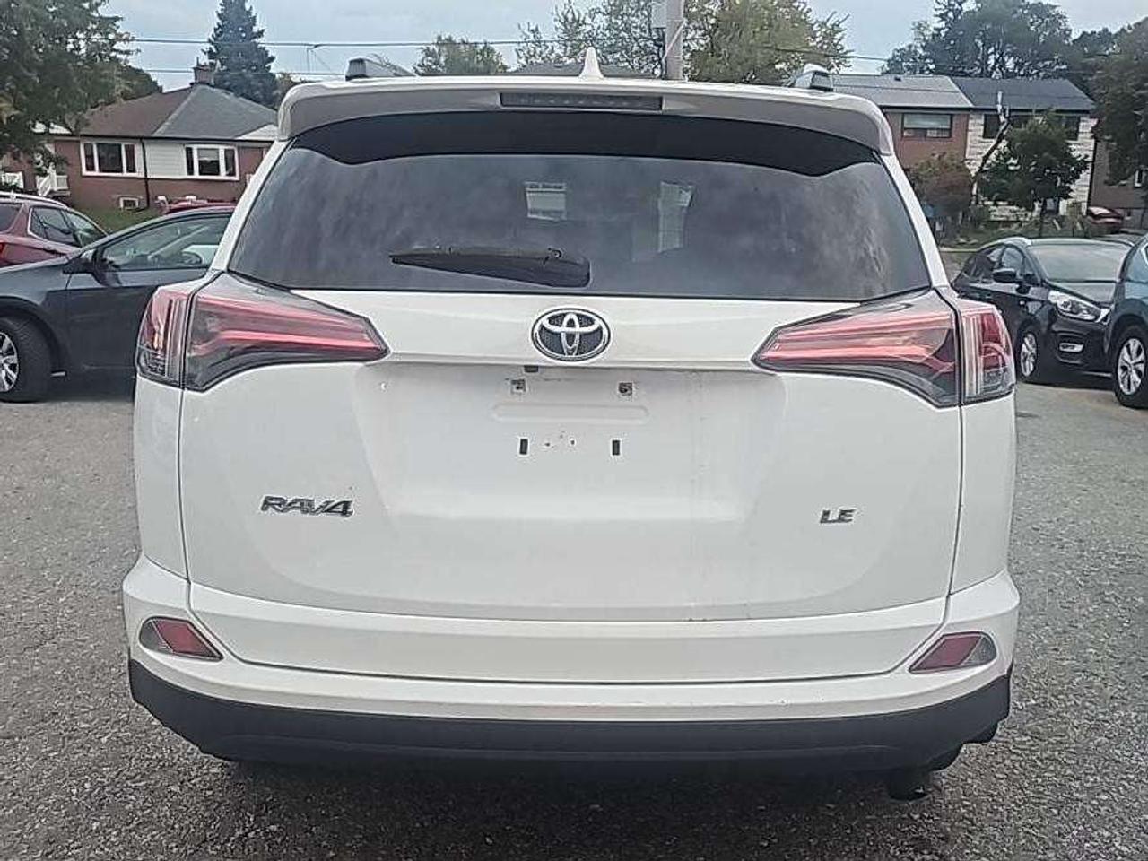 2018 Toyota RAV4 LE Photo