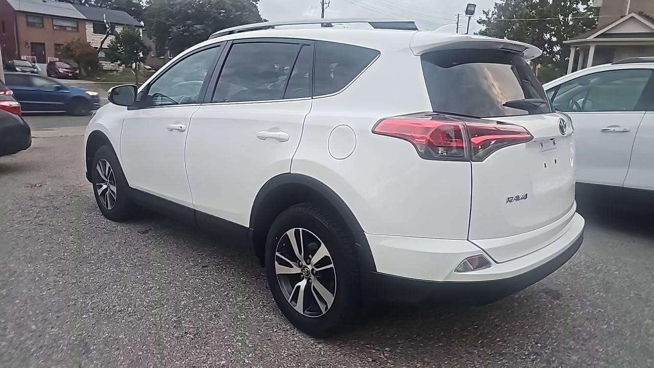 2018 Toyota RAV4 LE Photo