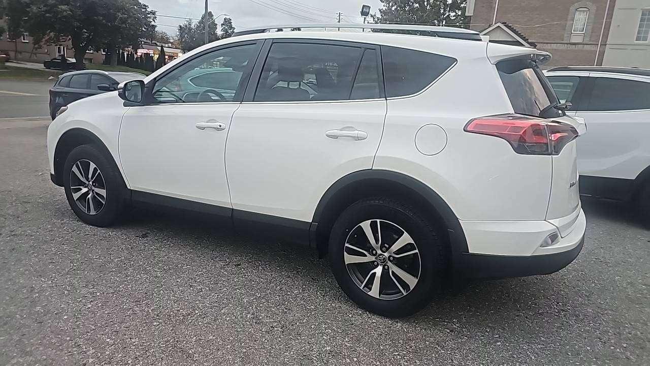 2018 Toyota RAV4 LE Photo