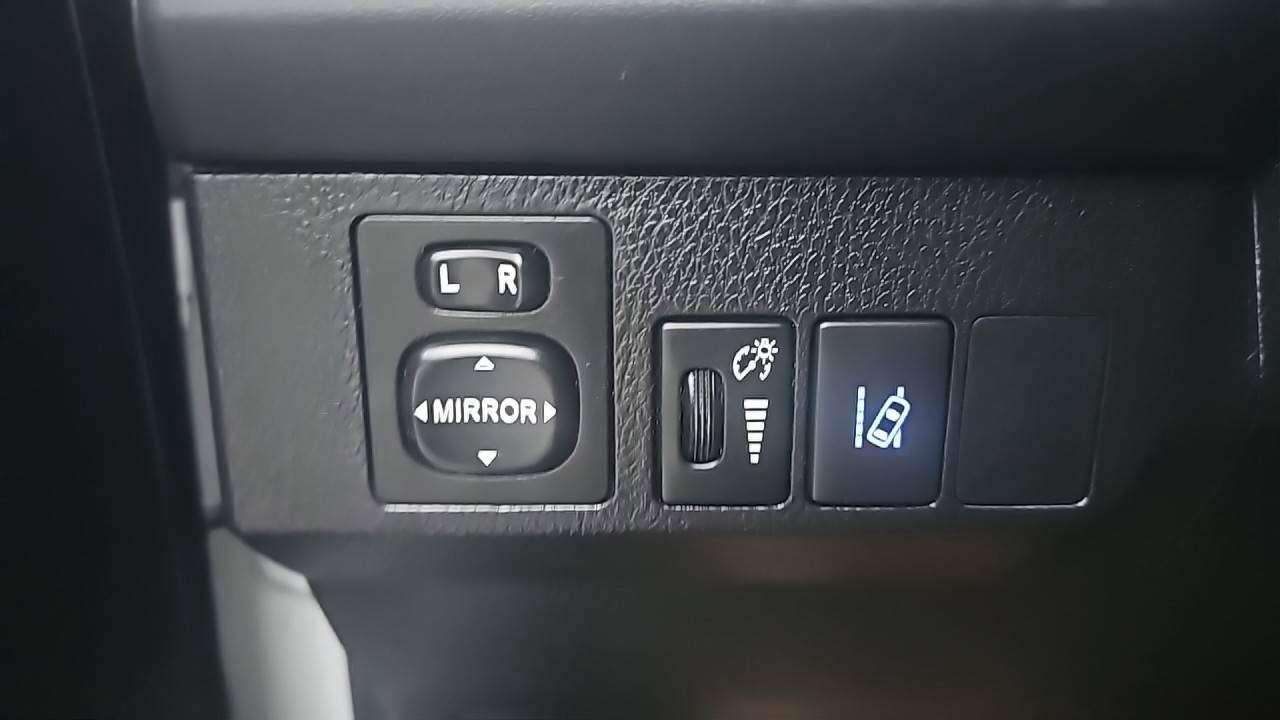 2018 Toyota RAV4 LE Photo