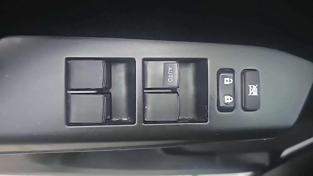 2018 Toyota RAV4 LE Photo