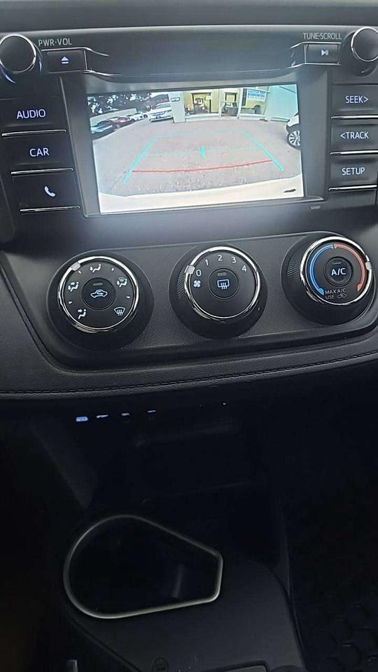 2018 Toyota RAV4 LE Photo
