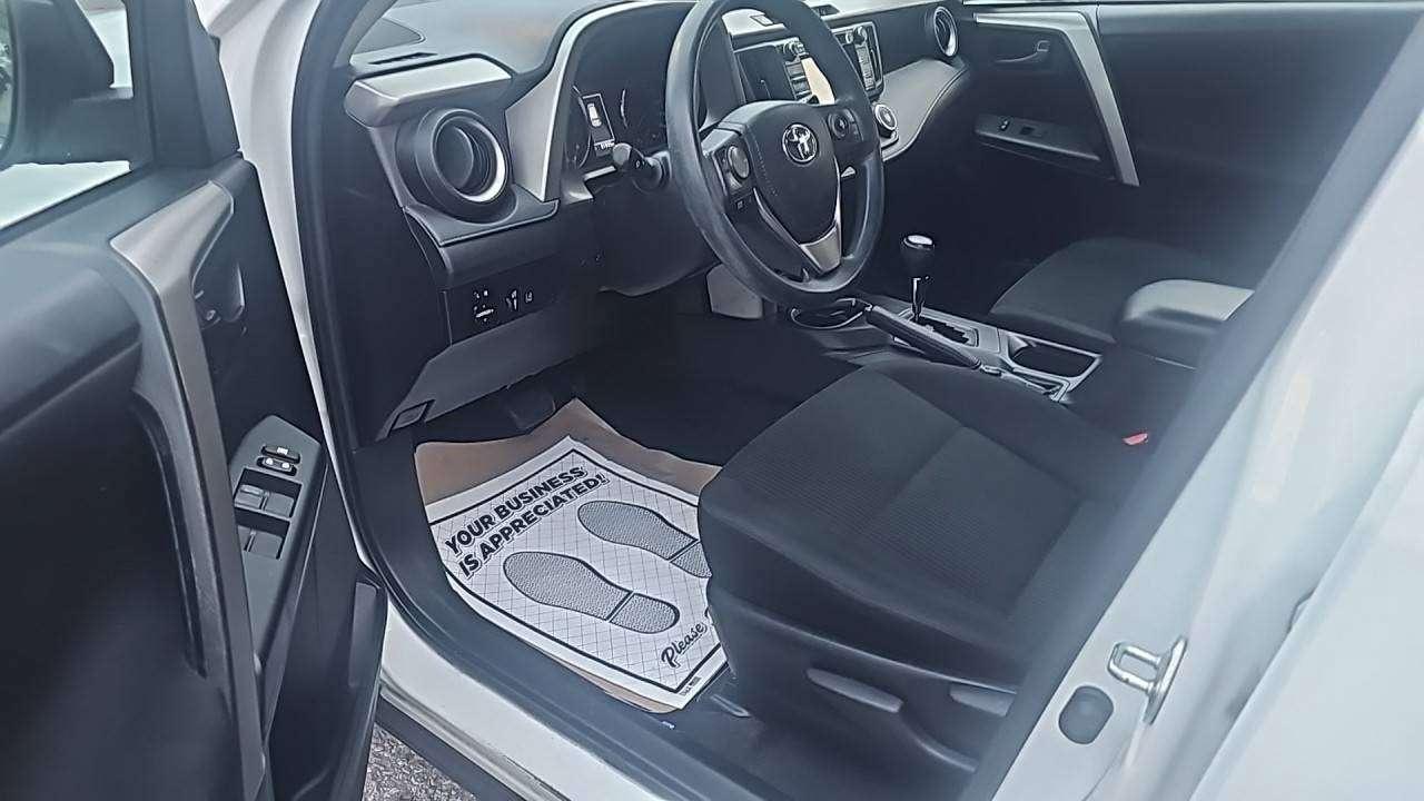 2018 Toyota RAV4 LE Photo