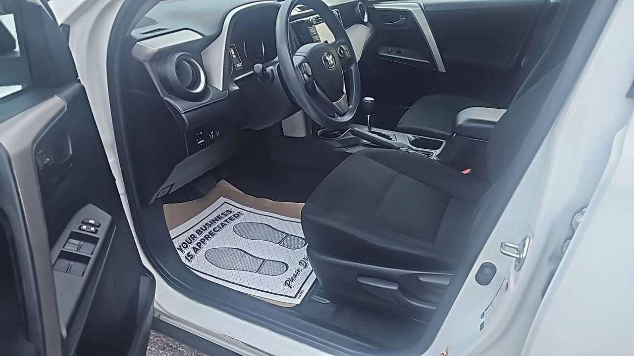 2018 Toyota RAV4 LE Photo