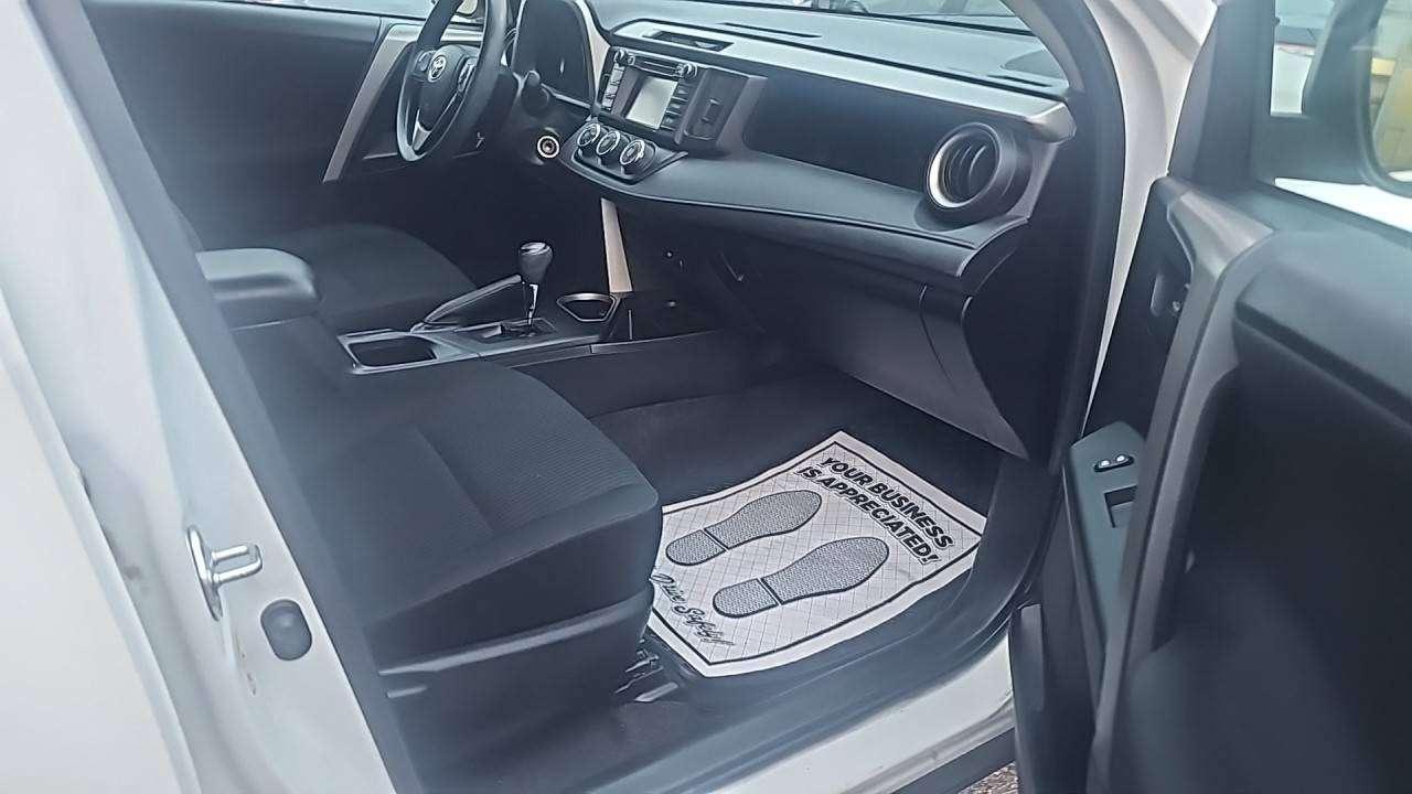 2018 Toyota RAV4 LE Photo