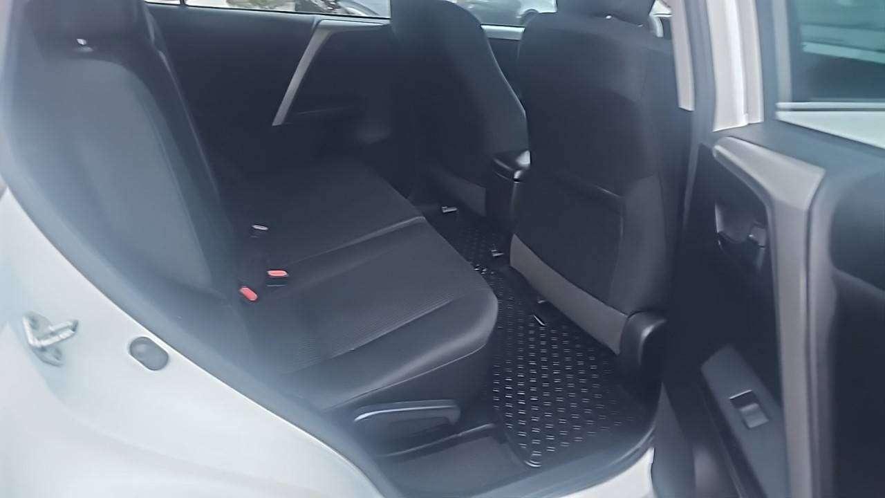 2018 Toyota RAV4 LE Photo