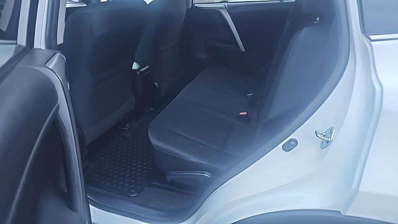 2018 Toyota RAV4 LE Photo