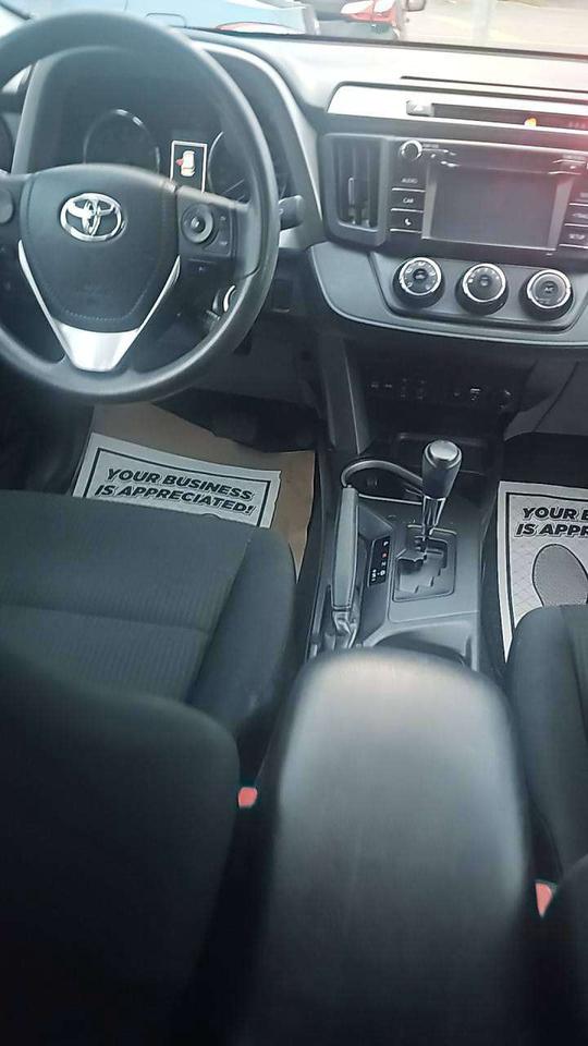 2018 Toyota RAV4 LE Photo
