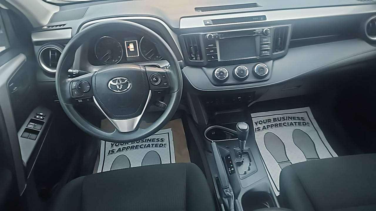 2018 Toyota RAV4 LE Photo