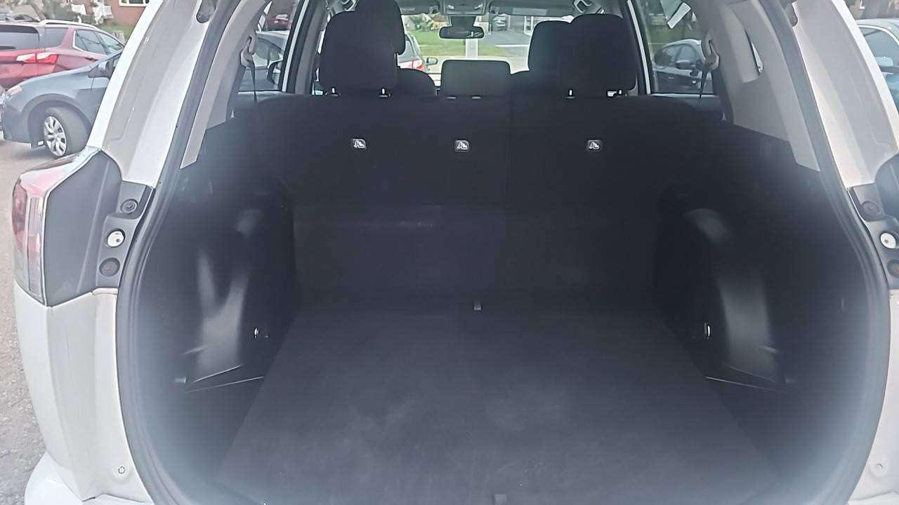 2018 Toyota RAV4 LE Photo