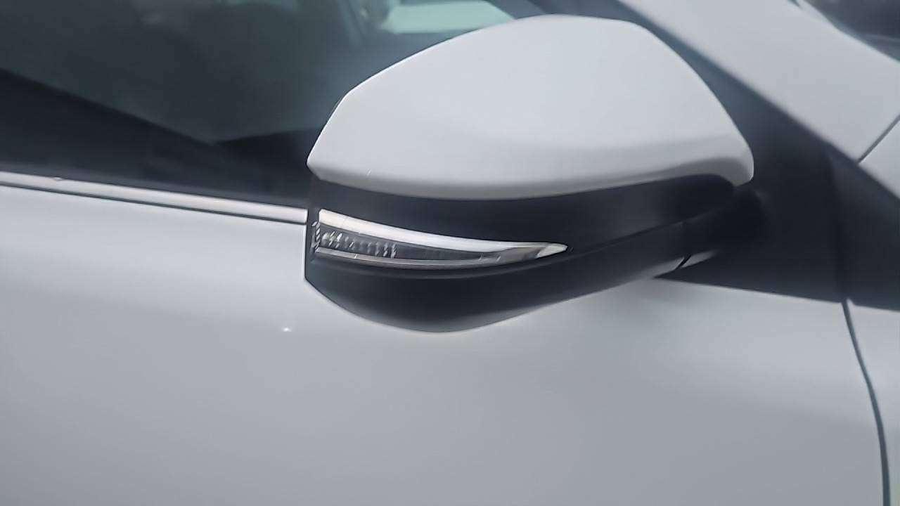 2018 Toyota RAV4 LE Photo