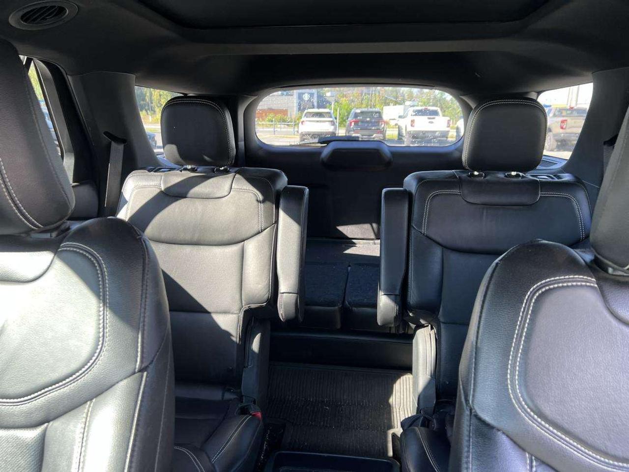 2021 Ford Explorer ST 4WD Photo