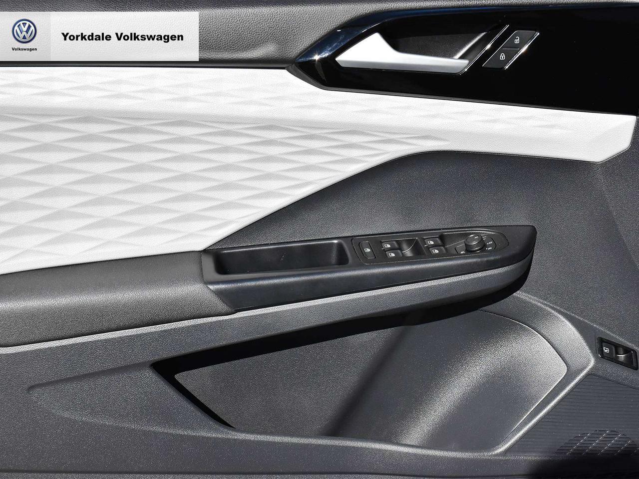 2023 Volkswagen Taos Trendline Photo