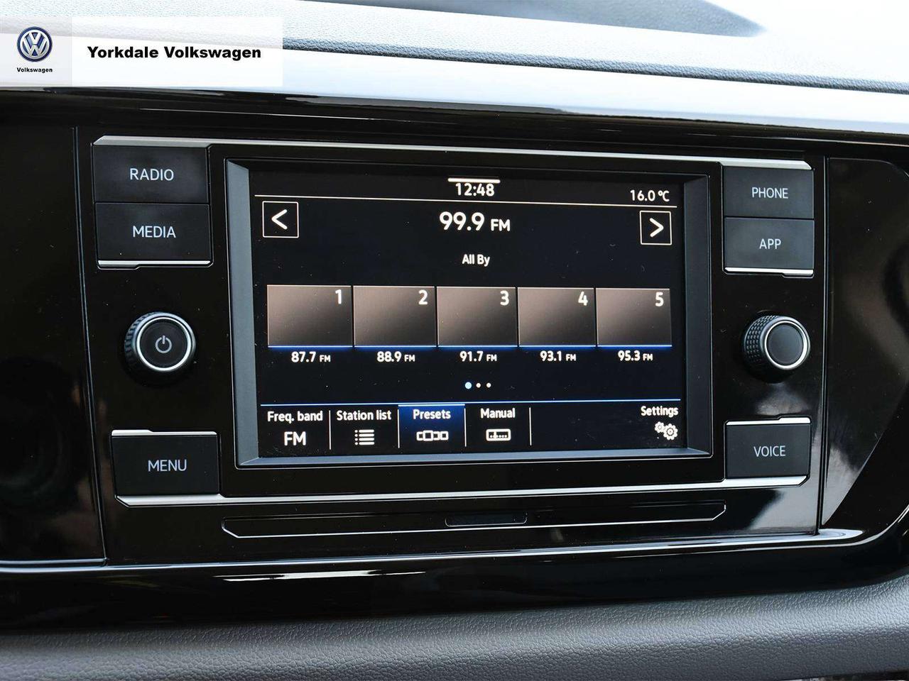 2023 Volkswagen Taos Trendline Photo